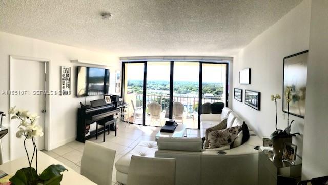 Building Photo - 1470 NE 123rd St Unit A1408