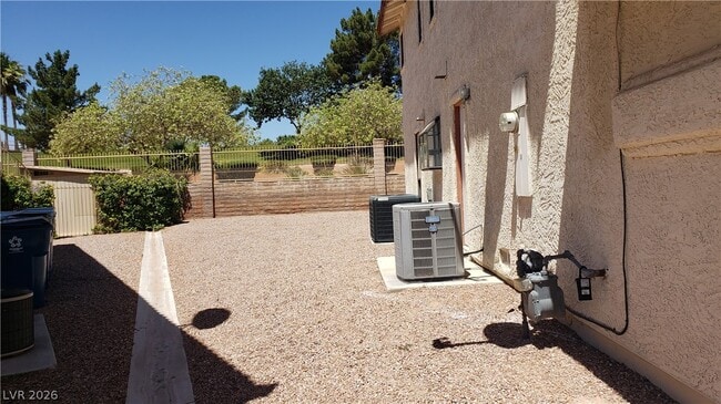 Photo - 4801 Fiesta Lakes St