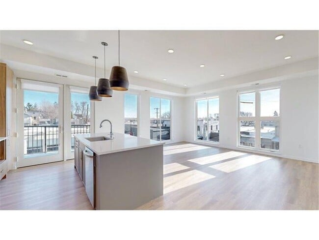 Photo - 108 West Dr