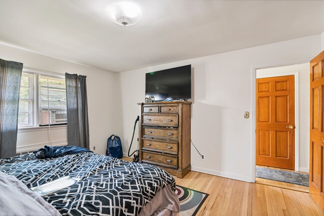 Photo - 479 Park Ave