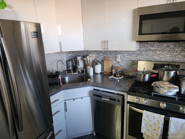 Photo - 61-55 98th St Unit 15F