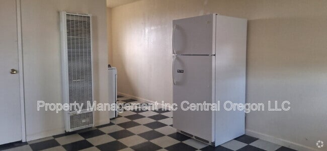 Building Photo - 1707 N Highway 26 Unit Apt 2