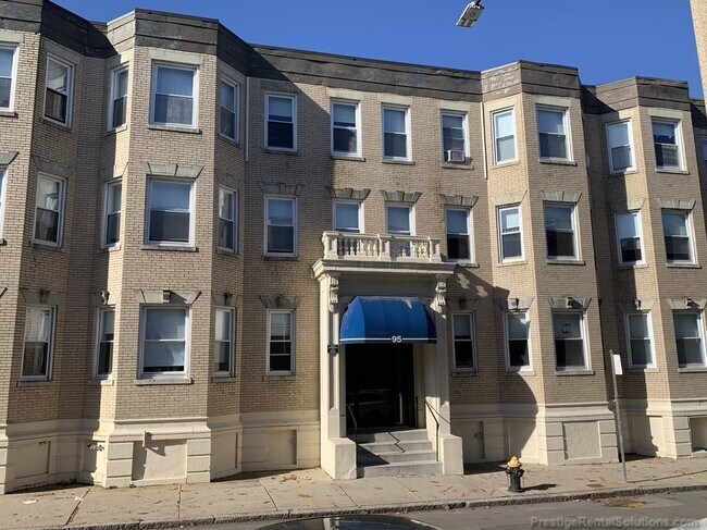 Photo - 95 Gordon St