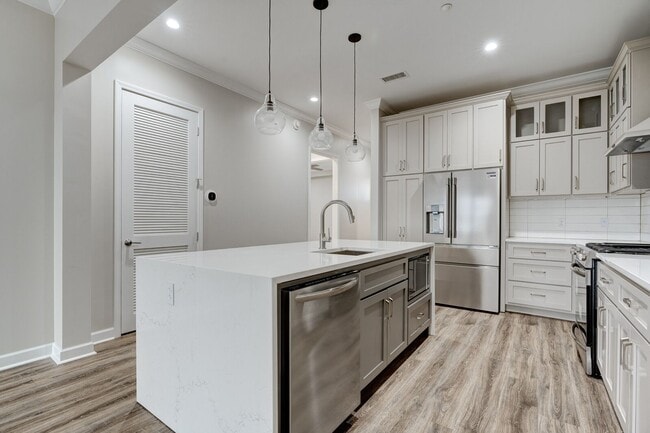 Photo - 160 Morrow Ave