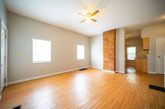 Photo - 757 Wager St