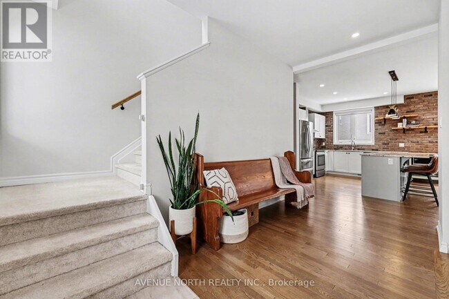 Photo - 206 Douglas Fir St