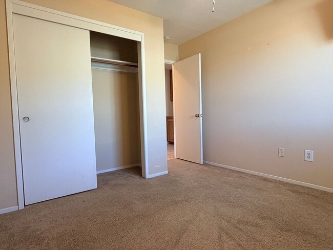 Photo - 3+2 w/garage and large fenced backyard