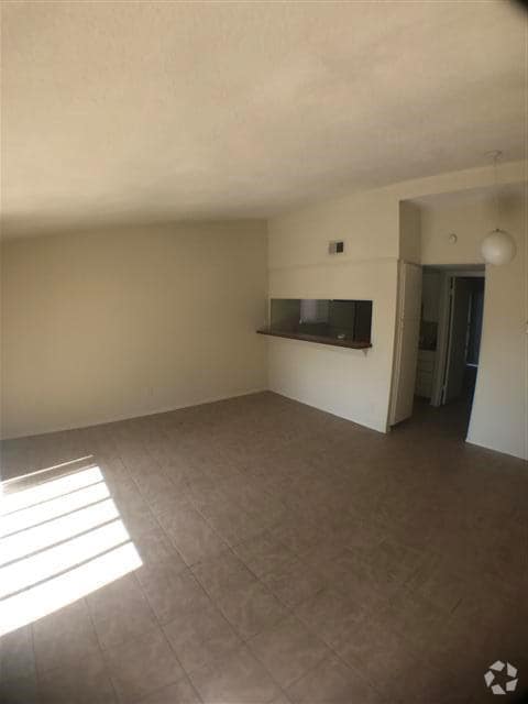 Building Photo - 2610 Salado St Unit 202 Rental