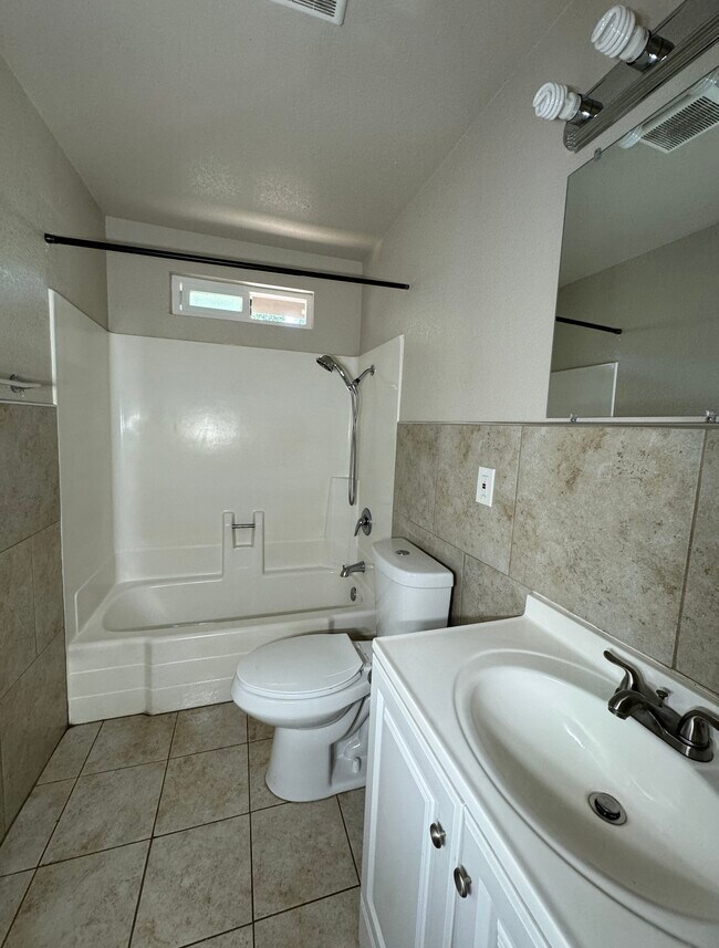 Photo - 582 Angelus St Unit C
