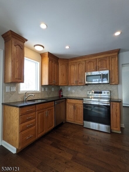 Photo - 10 Sycamore Ln