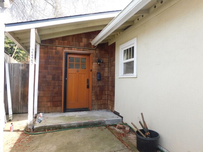 Building Photo - 2425cg Unit 2425