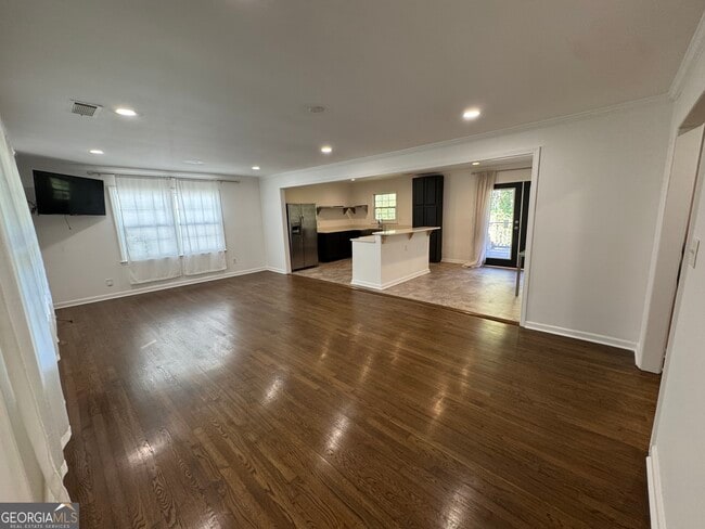 Photo - 995 Fleetwood Cir SW