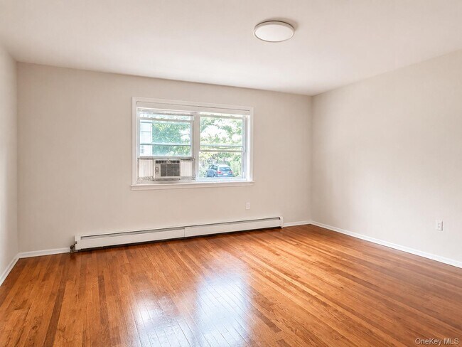 Photo - 2 Arbor Pl
