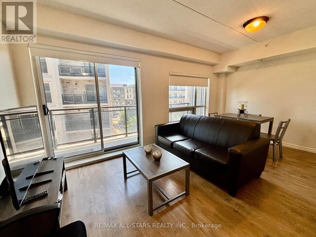 Photo - 275F Larch St Unité 307