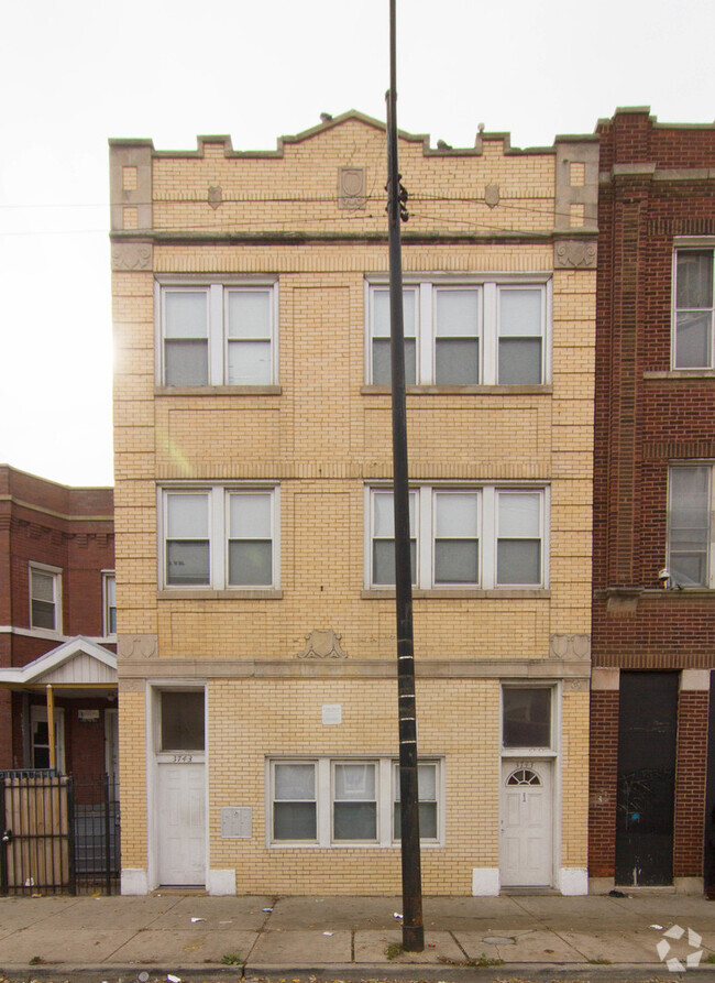 Building Photo - 3743 W Division St Rental