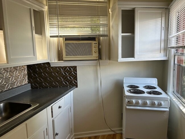 Photo - 405 California Dr