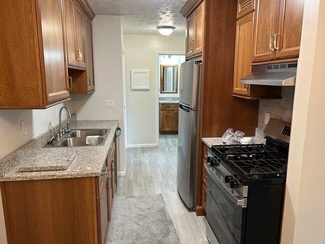 1 bdr kitchen - Lafayette Apartments
