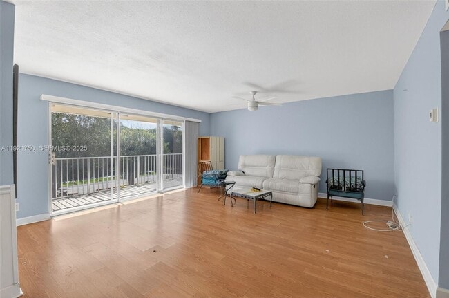 Photo - 371 SW 8th St Unit 2C