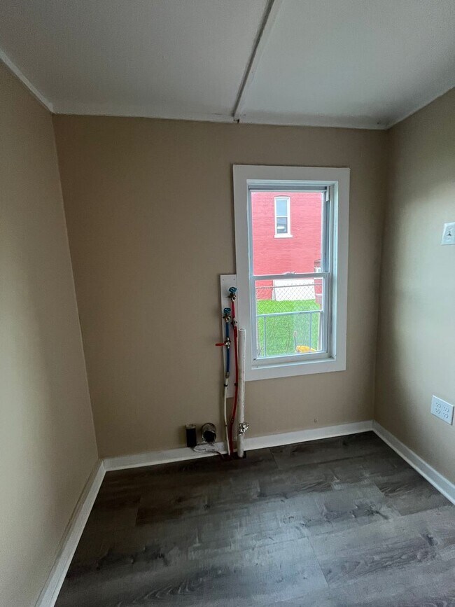 Photo - 410-412-412 Scio St Unidad 410 Scio St