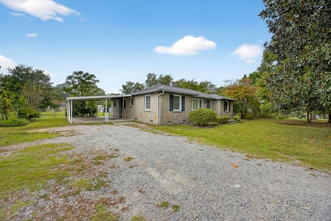 Photo - HUGE YARD IN THE HEART OF WECO!