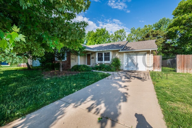 Photo - 1033 S Blackwill St House