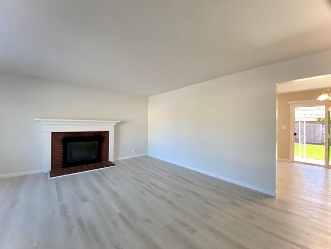 Photo - Gorgeous 5-bedroom home located in Fremont! – Huge Backyard!