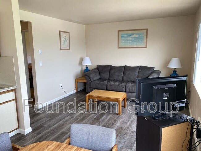 Photo - 400 10th Ave