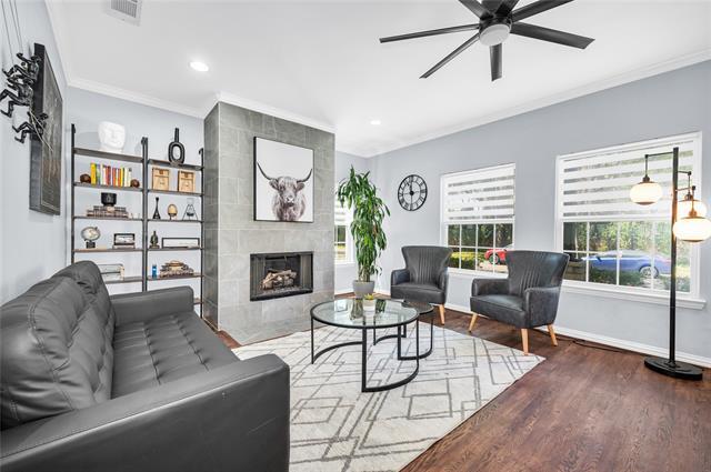 Photo - 6918 Webster St