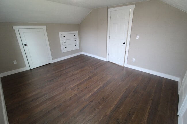 Building Photo - 2317 E Hartson Ave Rental