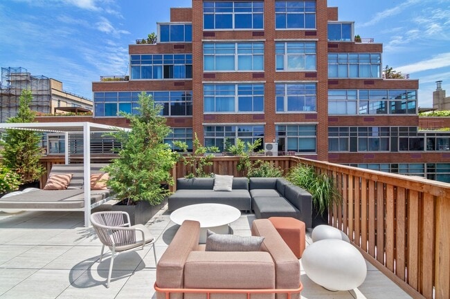 Photo - 110 Horatio St