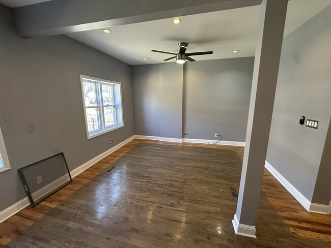 Sala de estar - 10452 S Maryland Ave