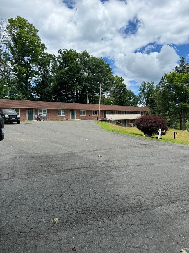 Photo - One bedroom Southwick Ma U-13 Unit -13