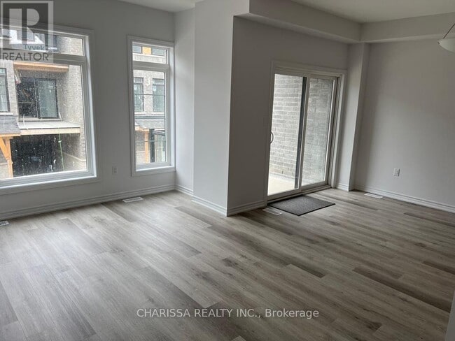 Photo - 461 Blackburn Dr