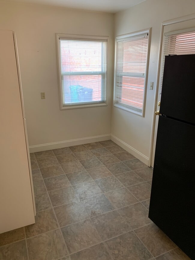 2431 Lincoln Ave Unit B