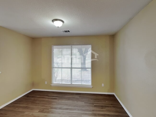 Photo - 1237 Vincent Pl