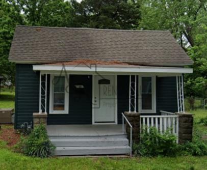 Building Photo - 2005 S Locust St