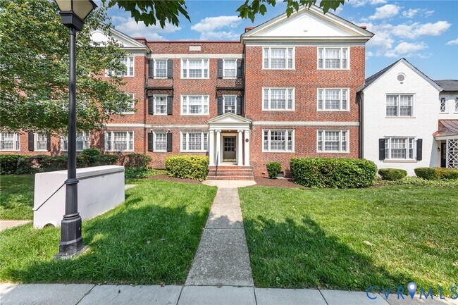 Building Photo - 24 W Lock Ln