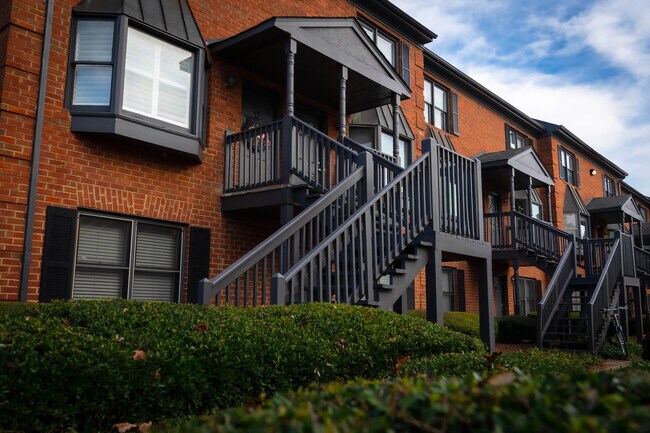 Photo - 550 Dearing St Apartments