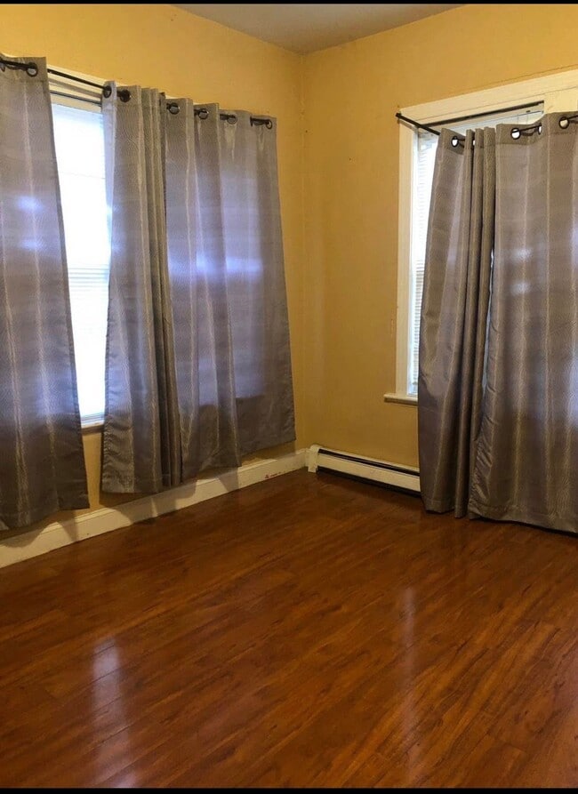 253 Hamilton Ave Unit 2nd floor