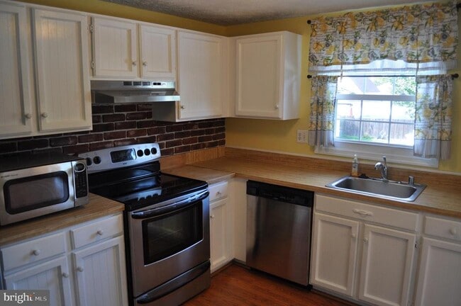 Photo - 1662 Canonade Ct