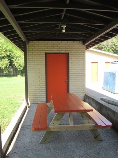 Photo - Yellowstone Apartments