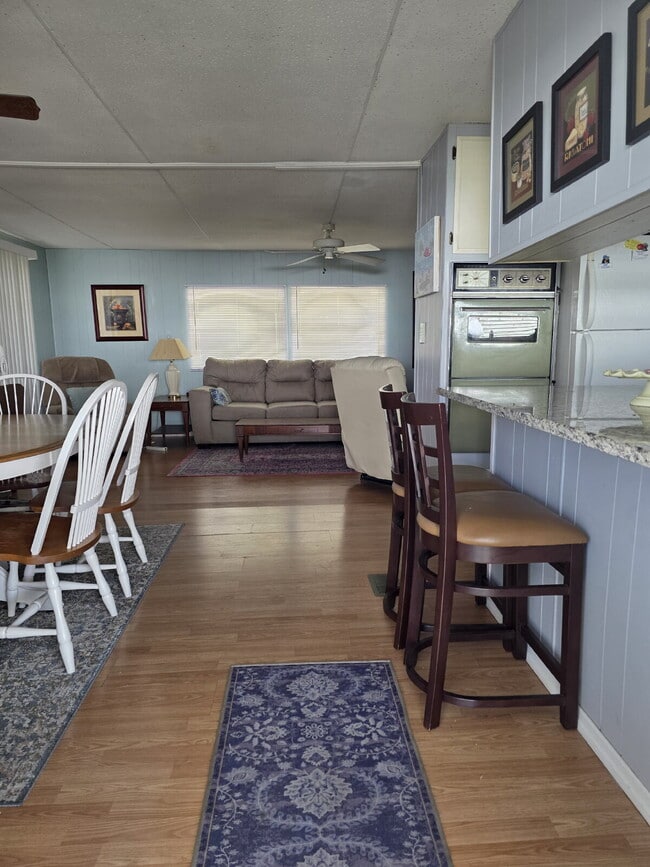 Photo - Completely furnished Mobile Home in Tarpon...