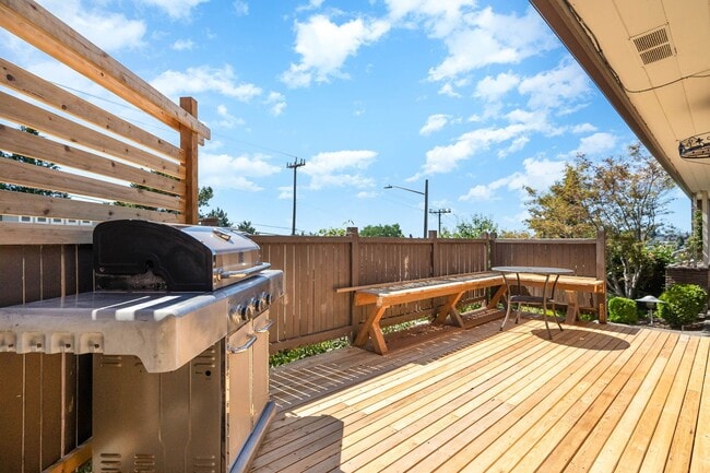 Photo - 3Bd/2.75Ba Seattle House