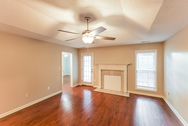 Photo - 112 Hayloft Ct