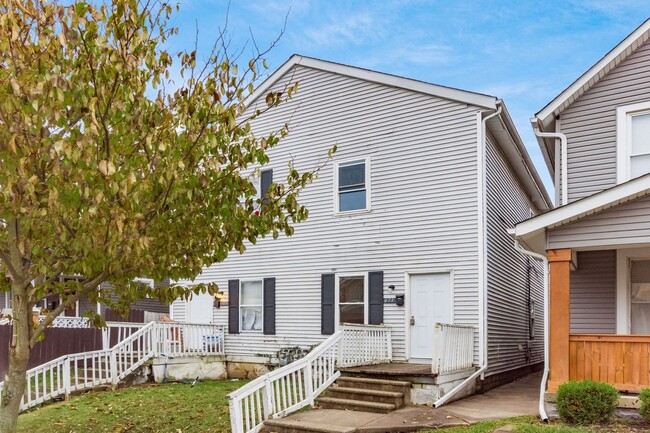 Building Photo - 673-675 Stanley Ave Unit 673