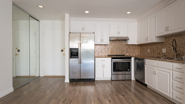 Photo - 102 Scholz Plz Unidad PH #37