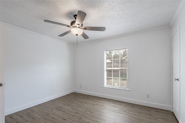 Photo - 121 Varsity Dr