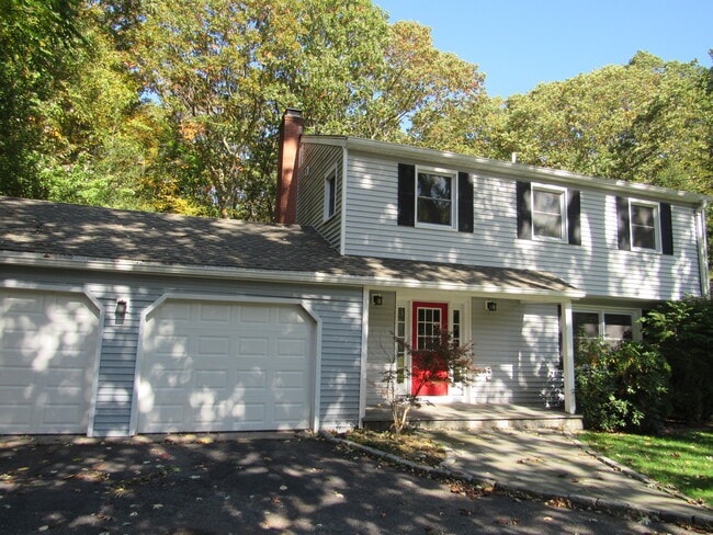 Building Photo - 63 Troiano Rd Rental