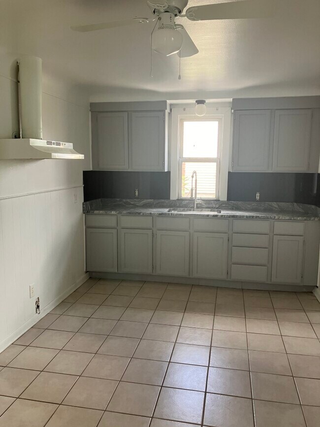 Photo - 23850 Dormont Ave