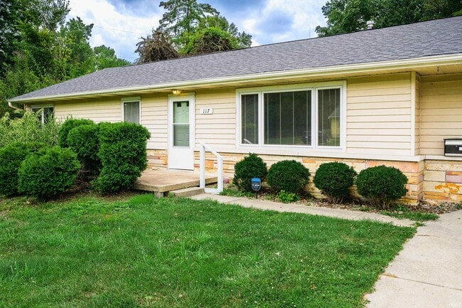 Building Photo - 117 N Hillsdale Dr